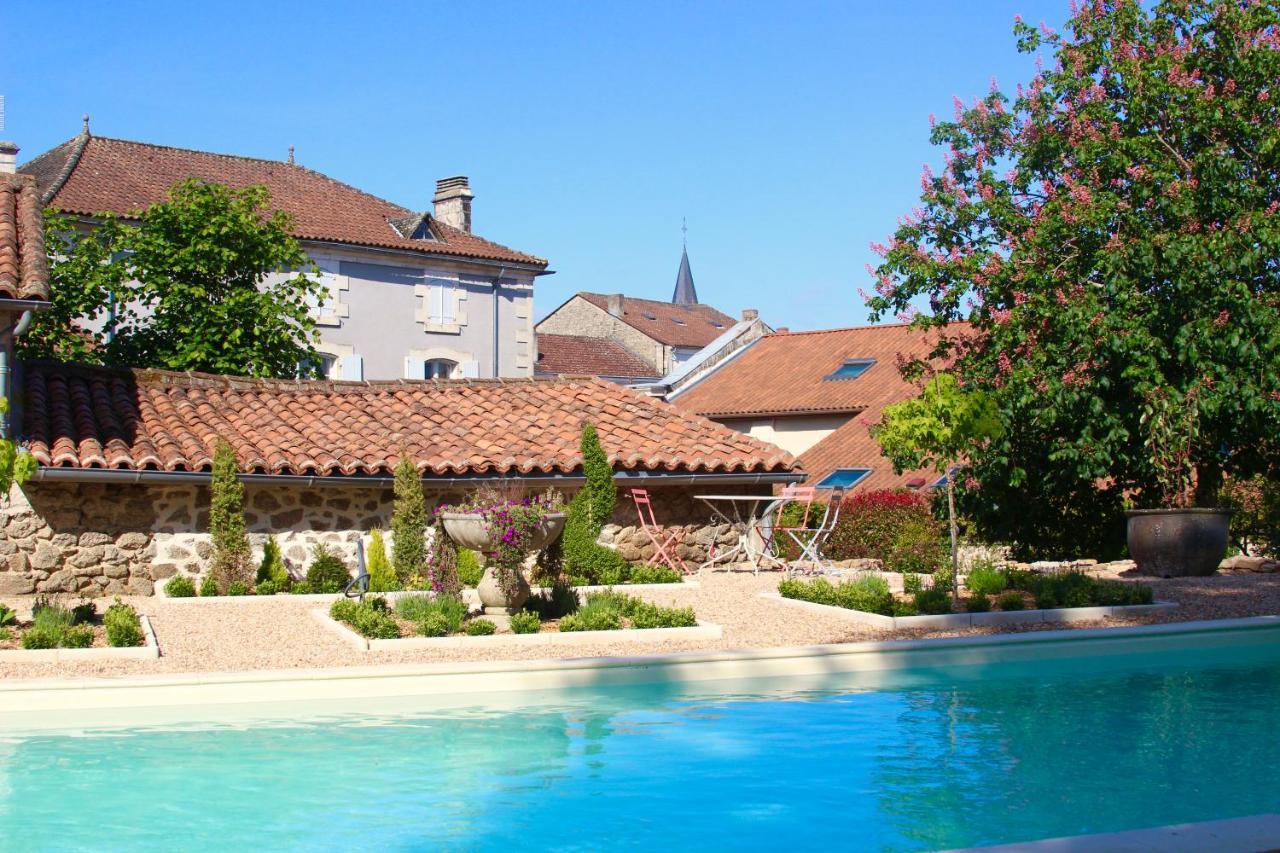 La Châtaigne Piégut-Pluviers Exterior foto